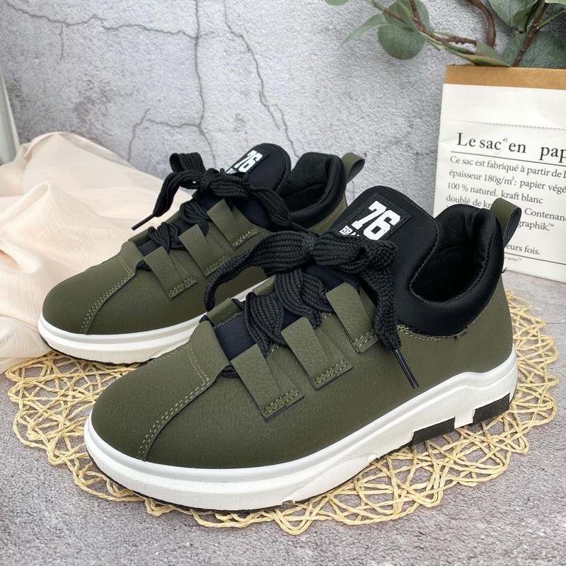 sneaker tali 833 sepatu wanita import