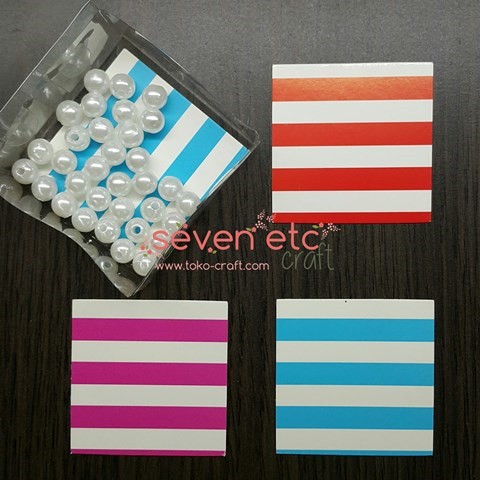 

Alas Kotak Mika Motif Garis 5 x 5 cm (100 pcs)