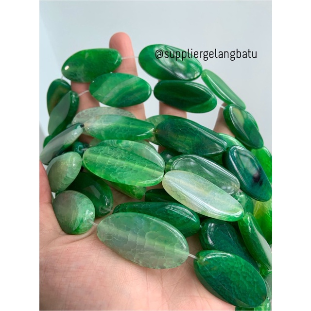 batu alam Penden simba oval hijau muda serat 2 x 4 cm soft green agate