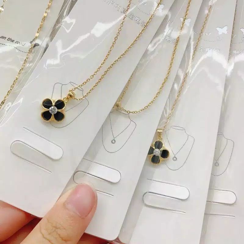 kalung titanium//perhiasan//titanium//kalung //titanium anti luntur dan iritasi