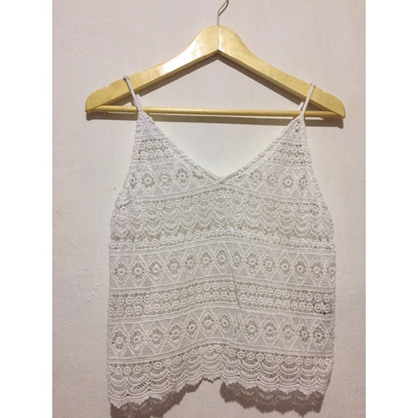 White Tanktop Rajut (Tanktop Rajut Putih)
