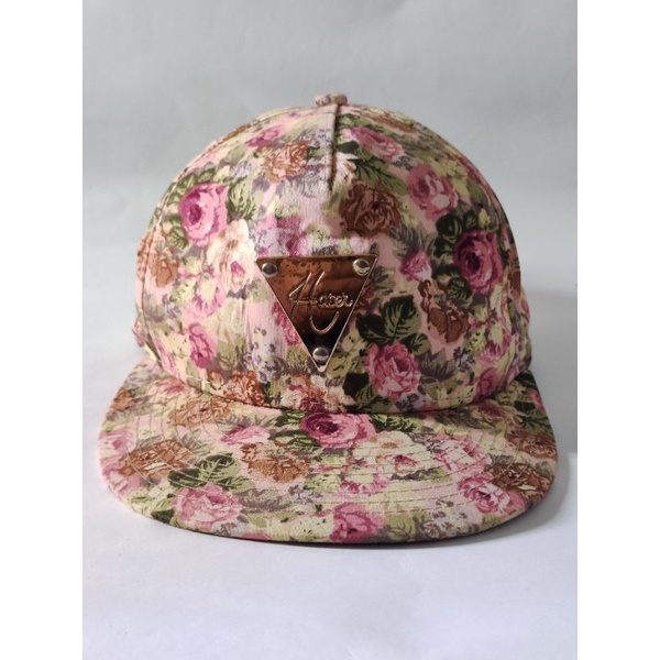 Preloved Topi Hater Logo Besi Motif Bunga