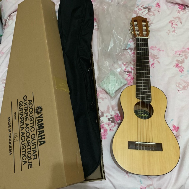 Gl 1 guitalele yamaha second gitar kecil gitar pantai preloved guitalele g1 yamaha