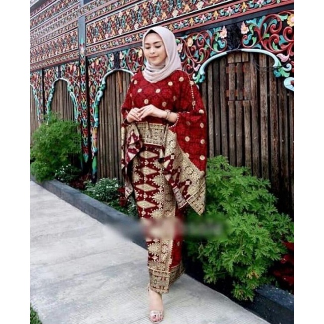 Batwing songket maroon