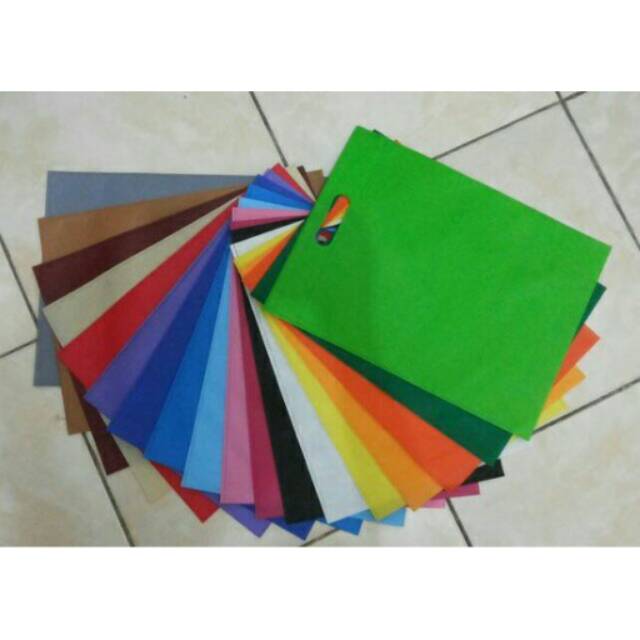 

Tas spunbond oval 25x35 isi 20 pcs