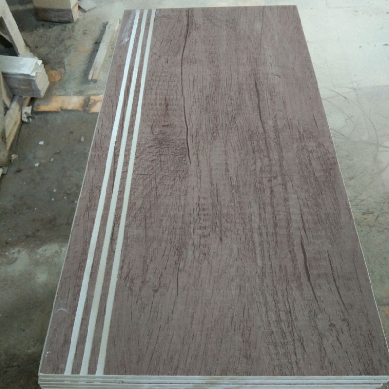 granit anak tangga 30x60(pijakan)20x60(dinding/plin)