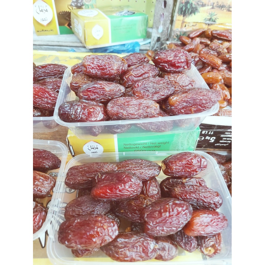 

kurma medjool /kurma raja /kurma jumbo 100gr