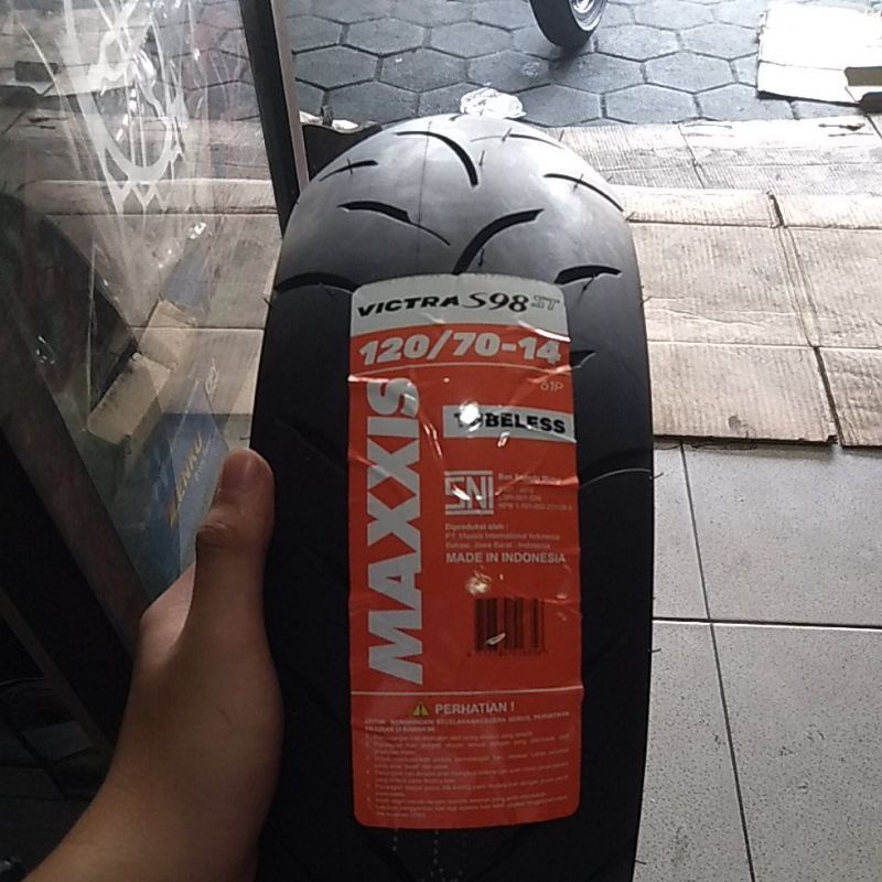 Maxxis Victra 120/70-14