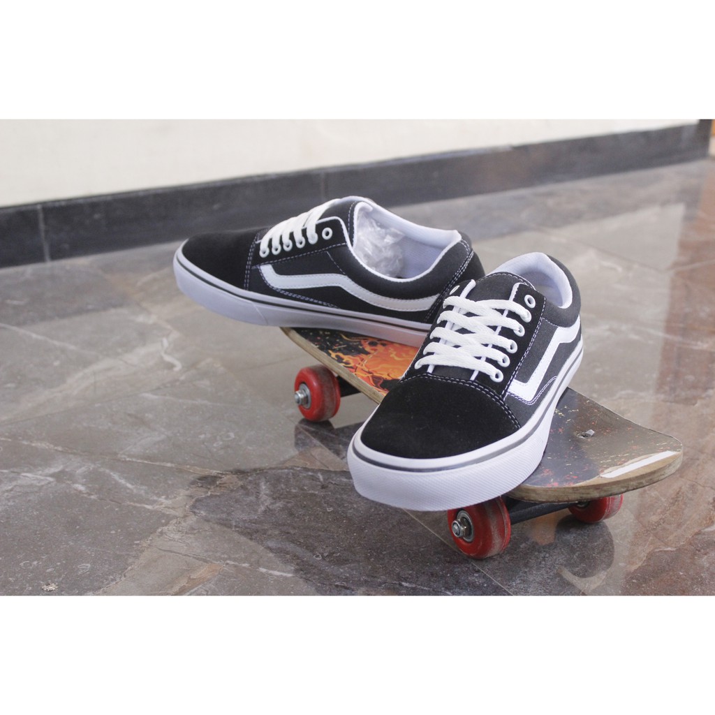 VANS OLDSKOOL CLASSICS BLACK WHITE , KUALITAS TERBAIK , SEPATU PRIA , SEPATU SEKOLAH , BONUS BANYAK