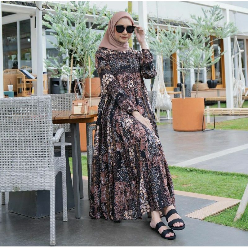 Qeena Midi Dress by Heaven Lights