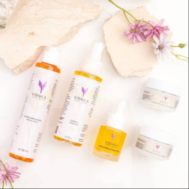 

Saffron Brightening Complex