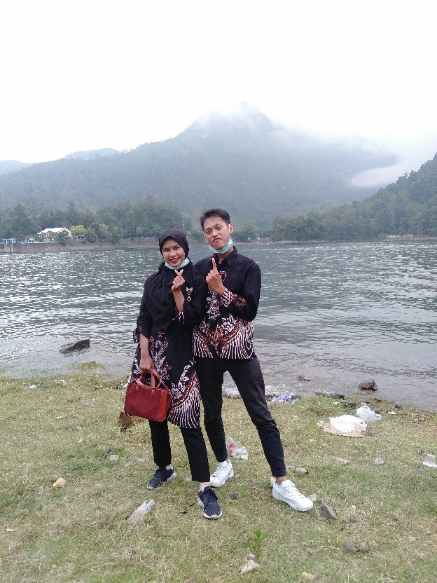 Maura Couple - Sania Ruffle Batik Couple