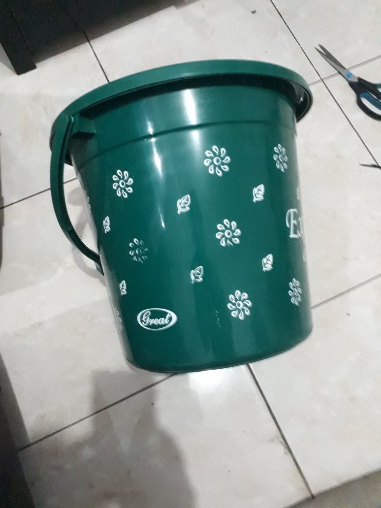 Ember Air - Ember Plastik Excellent Ukuran 3, 4 Dan 6 Galon Dengan Tutup