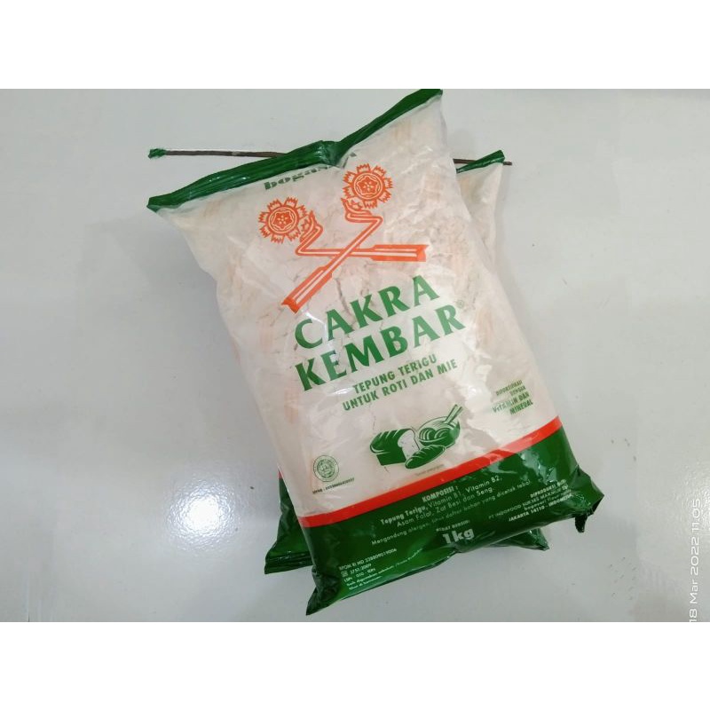 

TEPUNG TERIGU CAKRA KEMBAR 1 KG