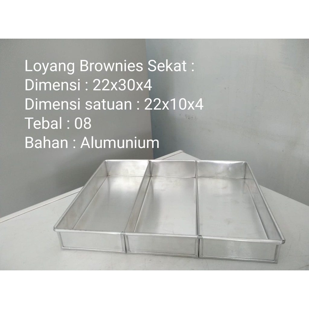 Loyang Aluminium Brownies Sekat 3 Ukuran 22x30x4 /08