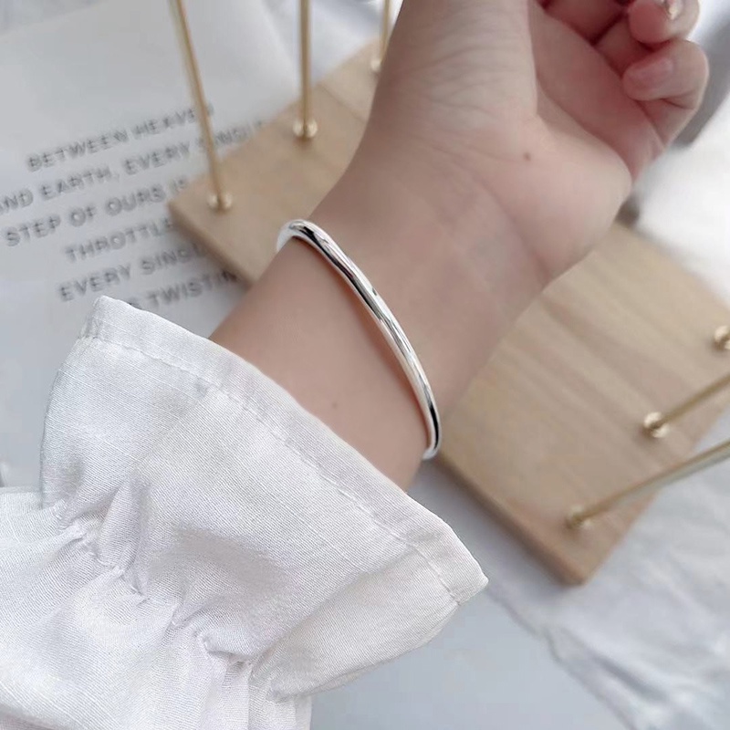 Gelang Bangle Adjustable Warna Silver Dengan Lonceng Untuk Wanita