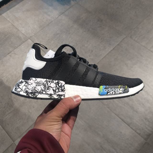 adidas nmd graffiti