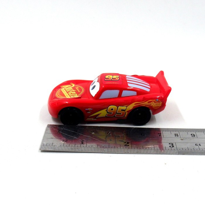 Cars Disney Pixar Lightning McQueen kode GNW87-939A