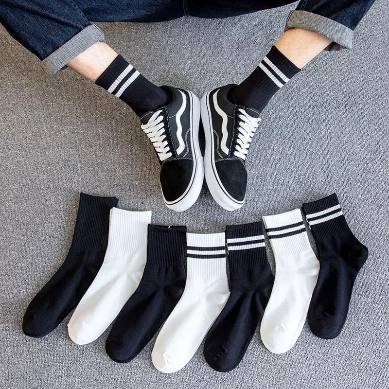 Kaos Kaki Unisex Pria Wanita  Harajuku Japan Strip Diatas Mata Kaki Import Quality Socks