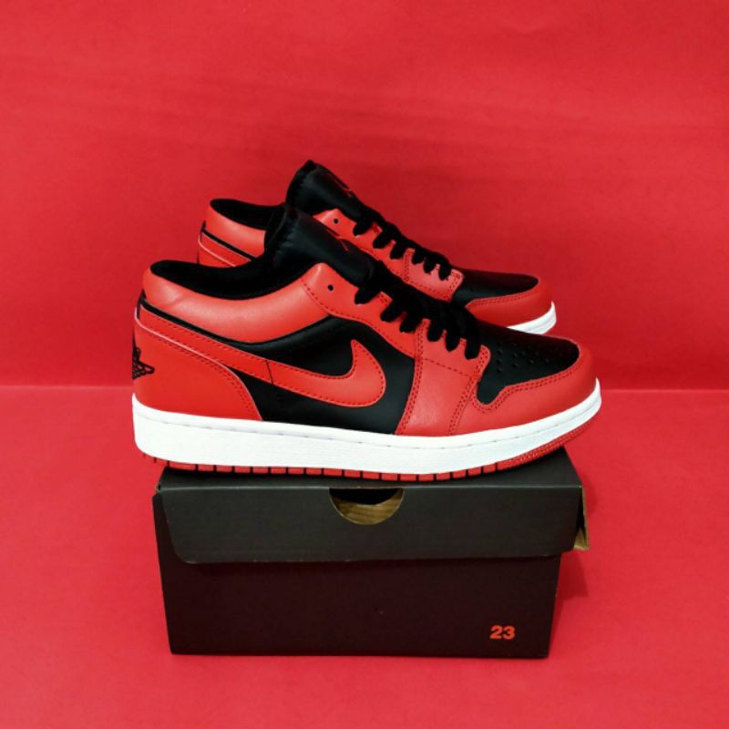 NIKE AIR JORDAN 1 LOW BLACK RED