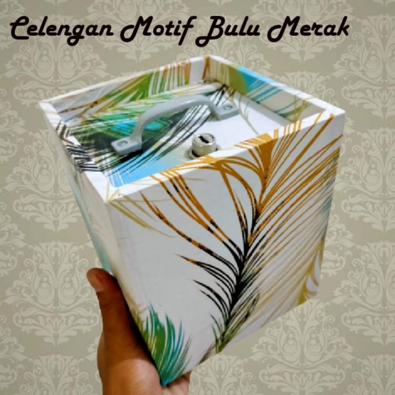 CELENGAN KOTAK MOTIF BULU MERAK