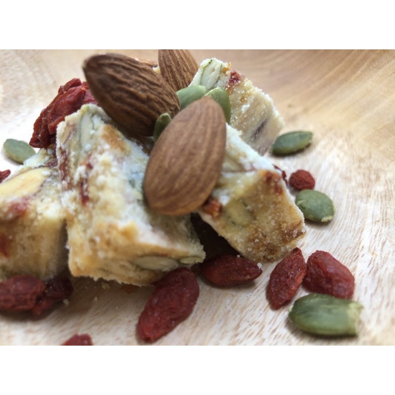 

snowflake crisp / nougat