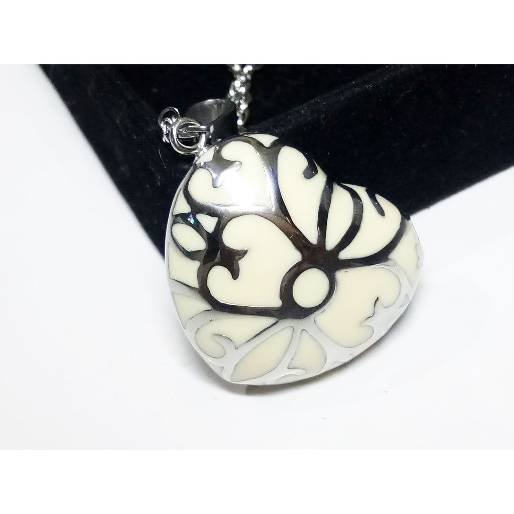 VeE Liontin Titanium Batu Giok Putih Love - Terapi Kesehatan