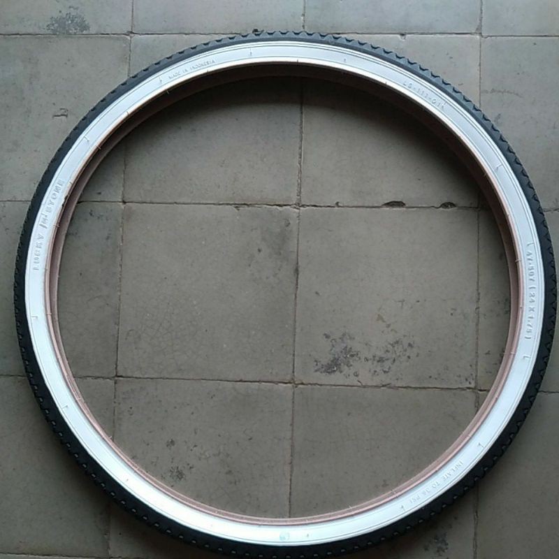 Ban luar sepeda mini lucky stone lis putih 24 x 1.75