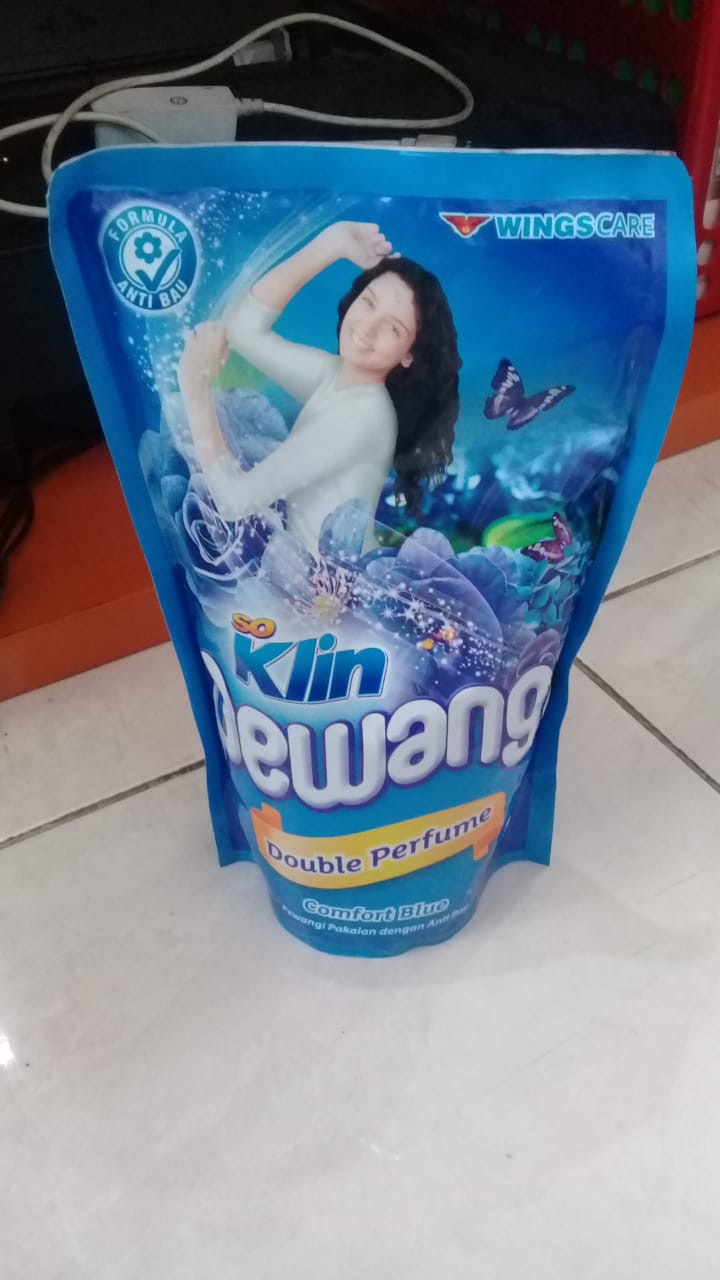 So Klin Pewangi Pakaian 1x Bilas 900ml Purple Night