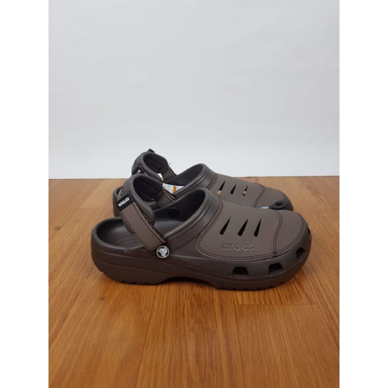 Crocs Yukon Leather / Sepatu Sandal Pria Clog / Best Seller