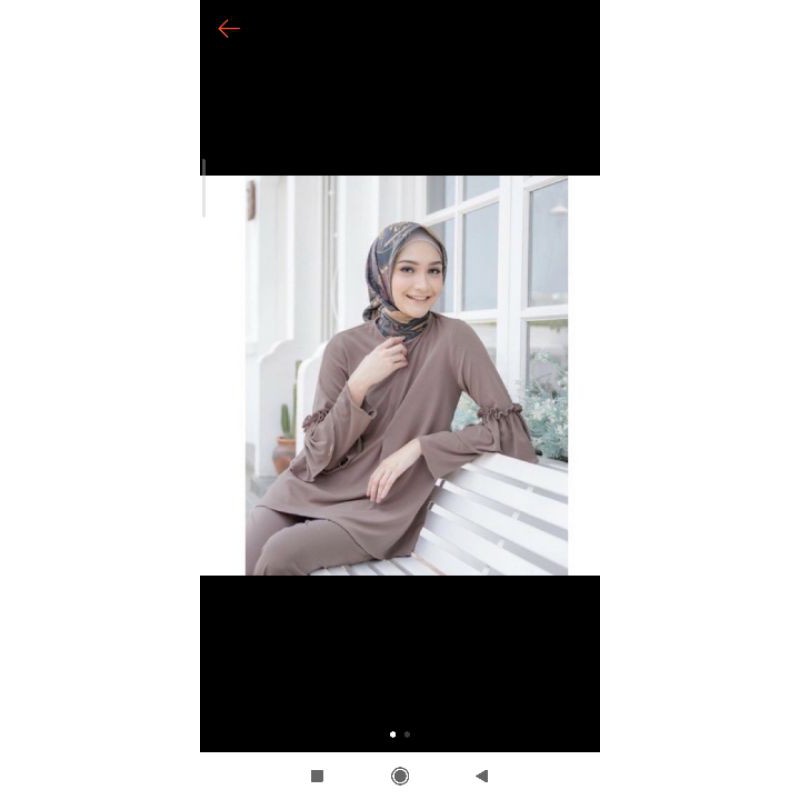 Preloved Alamanda knit wearing klamby size XS