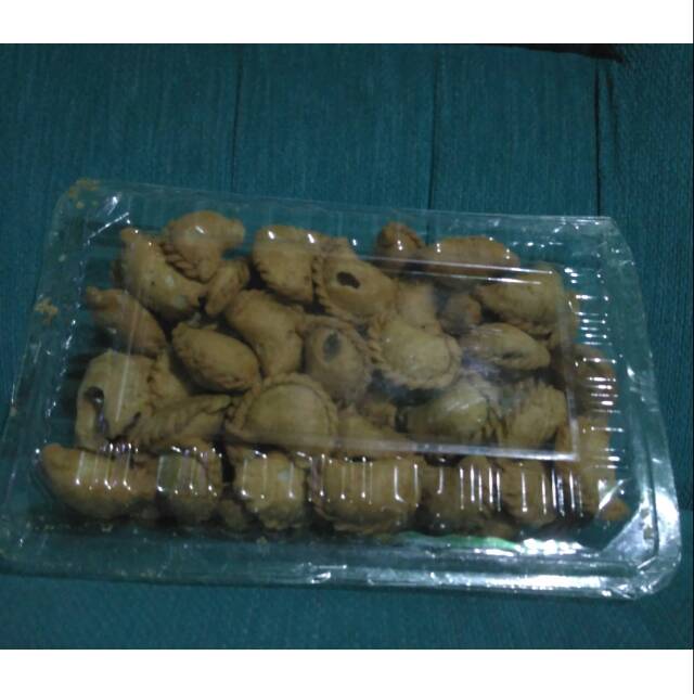 

Pastel kering isi abon