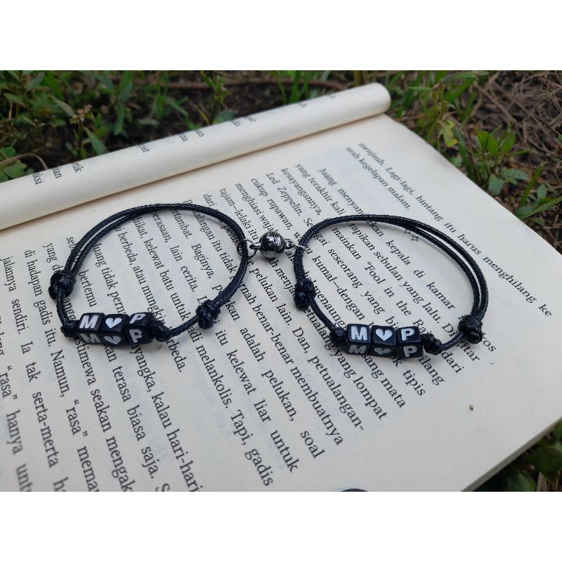 Gelang magnet couple Inisial love