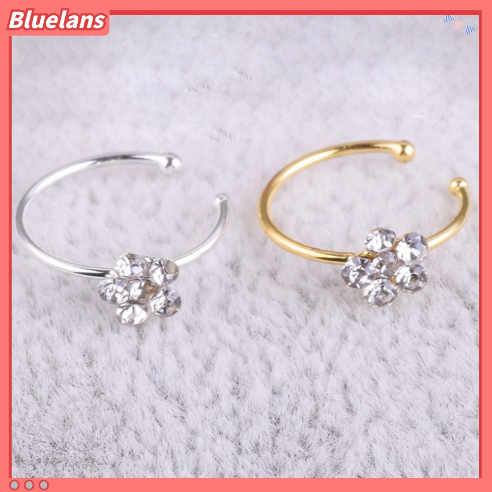 1pc Cincin Stud Tindik Hidung Desain Plum Blossom Aksen Berlian Imitasi Untuk Wanita