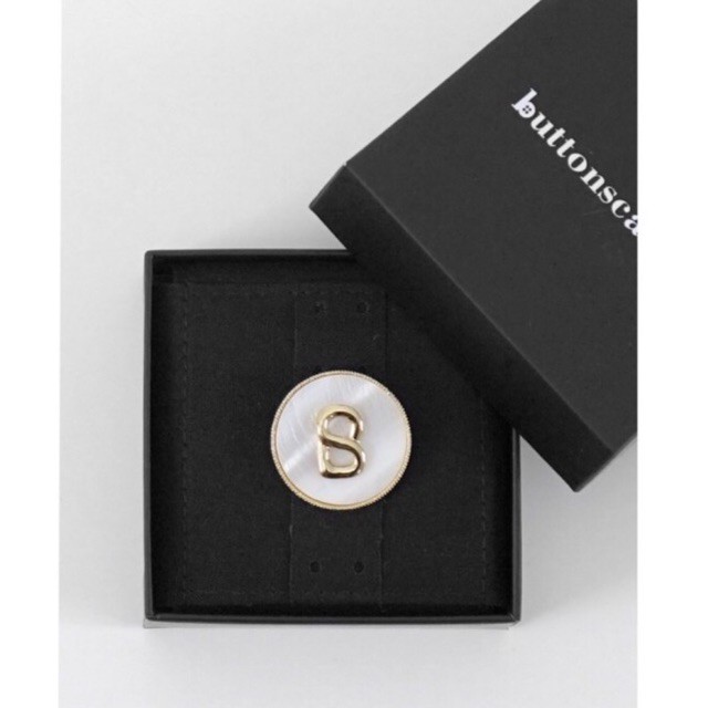 White Shell Brooch by Buttonscarves