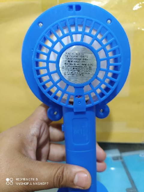 Kipas Angin Kecil Portable Mini Pas Di Genggam / Kipas Mini Tangan Portable