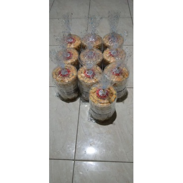 

PAKET KUE KERING ISI 4 toples