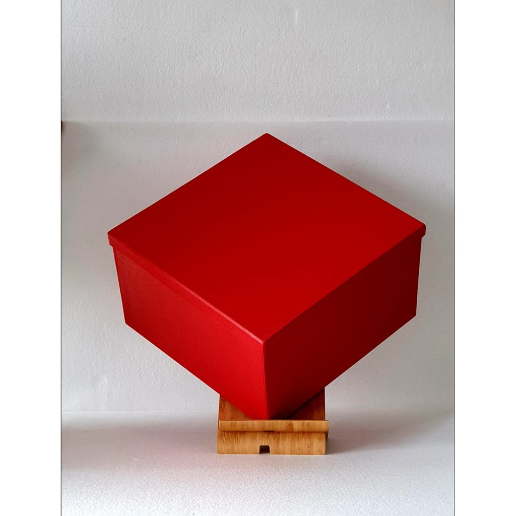 

Kotak Kado / Kotak Hadiah / Gift Box Jumbo A Plus / Embose Red