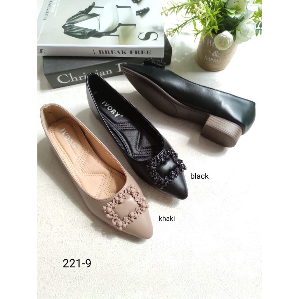 IVORY Sepatu Wanita Heels 2cm Formal 221-9