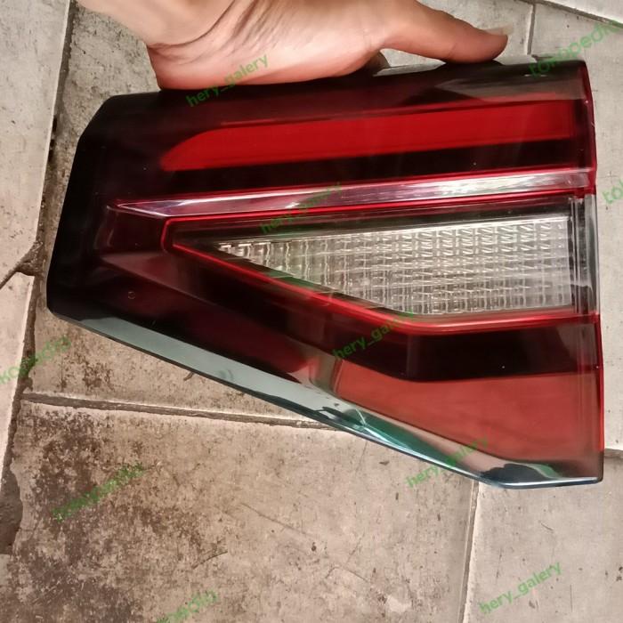 lampu bagasi toyota Raize kanan