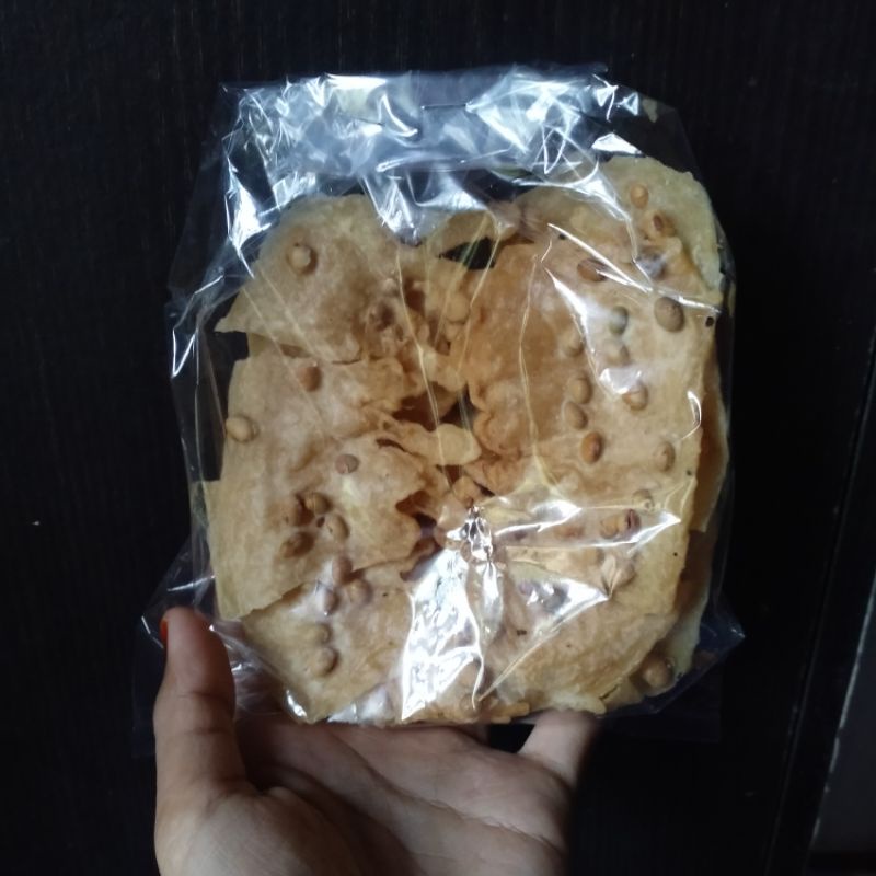 

Rempeyek / Peyek kacang kadelai
