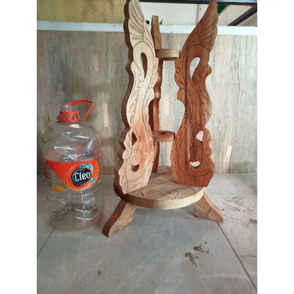 

Tatakan model batik / stand model batik / stand besar / kayu batik besar