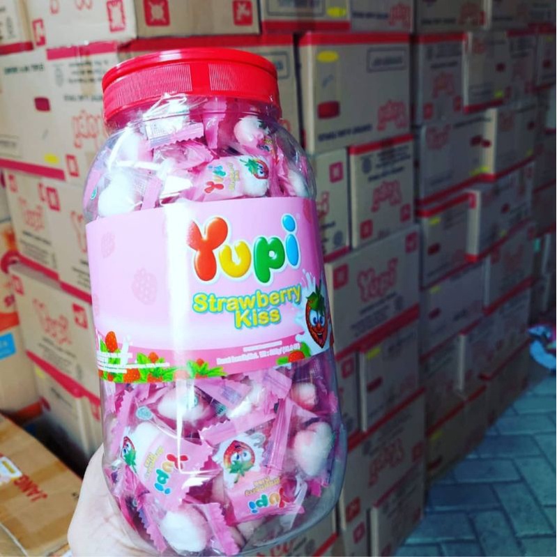 

Permen Yupi Strawberry Kiss Jar Toples / Permen Yupi Love