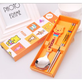 Set SENDOK SUMPIT BOX Karakter Winnie the Pooh Doraemon Hello Kitty Spongebob / Set Makan Anak Lucu