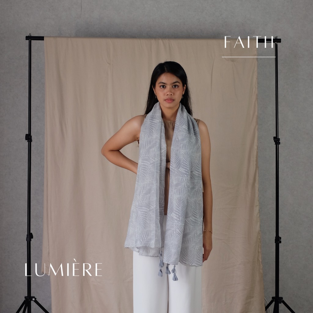 Faith Shawl - Lumière Collection