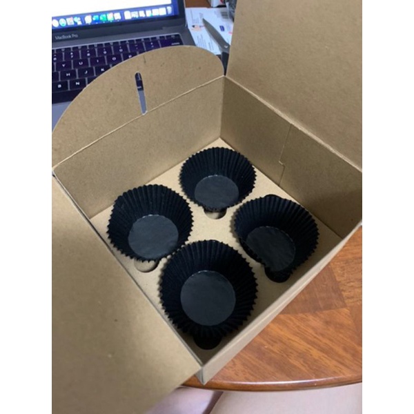 

Cupcakes box isi 4 / Handle box