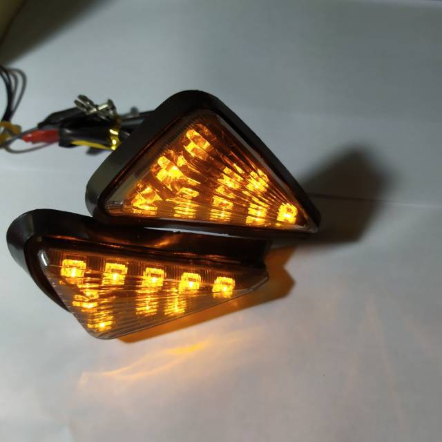 Sen Tempel Lampu Sein Tempel Segitiga LED Universal Buat R15 V2 V3 Cbr 150 CBR 250 NINJA 250 GSX DLL