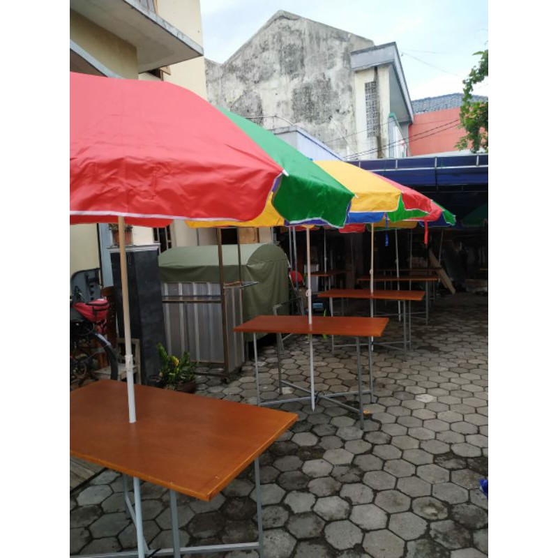 Meja Lipat dan Payung