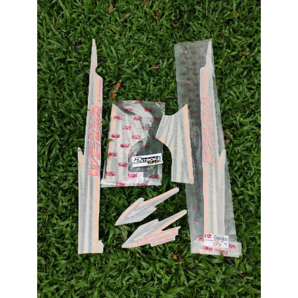 striping sticker grapic polet list body striping vega lama tahun 2000 silver original striping vega 