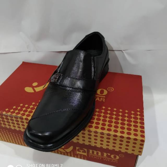Sepatu Pantofel cowok kulit asli merk emro